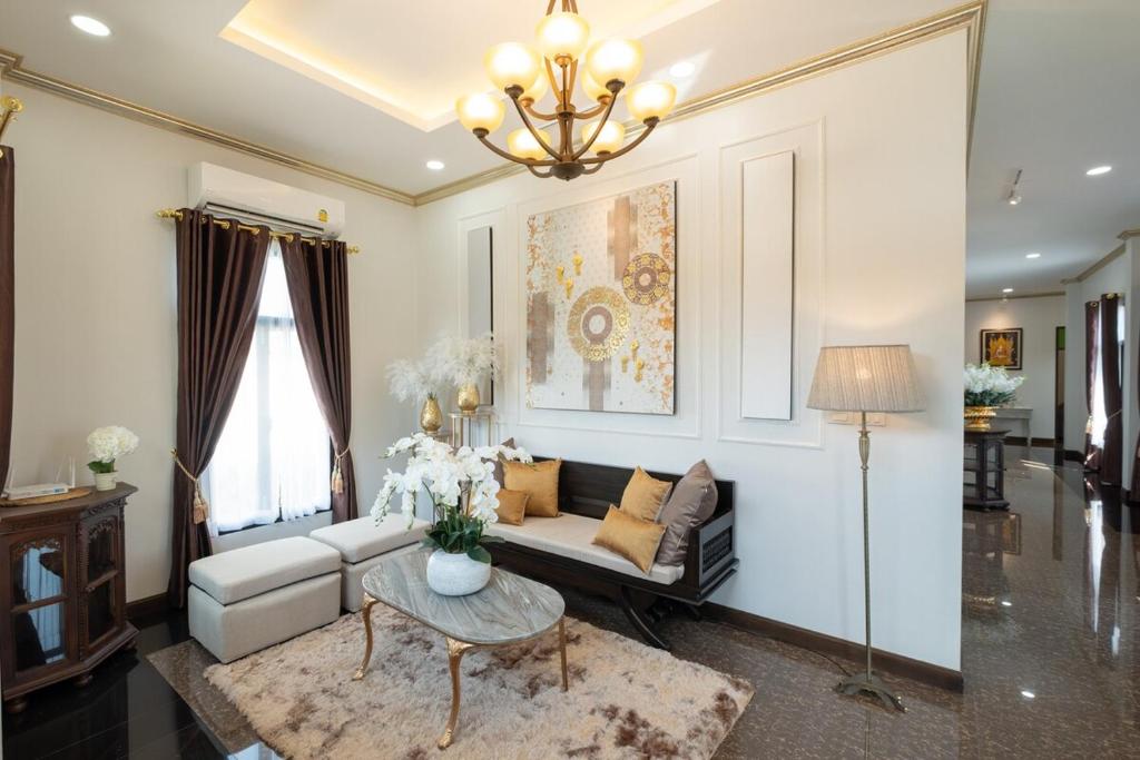 Morden Lanna Style Grand Pool Villa Morden Lanna Style Grand Pool Villa