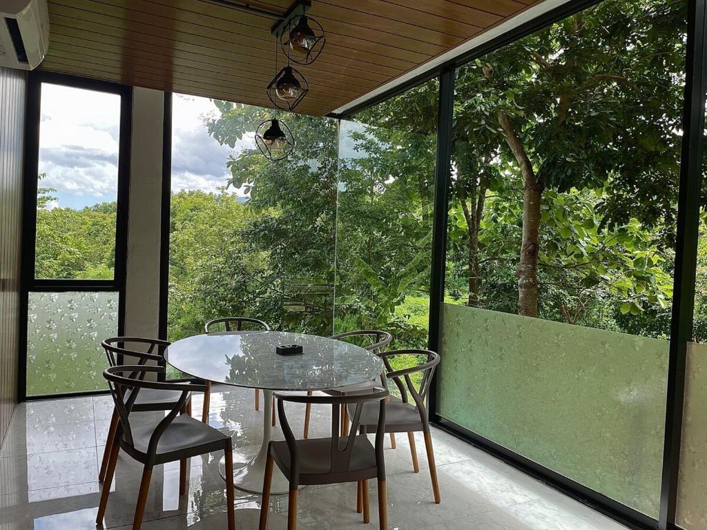 Starry Hill House Chiangmai - บ้านสวนชมดาว