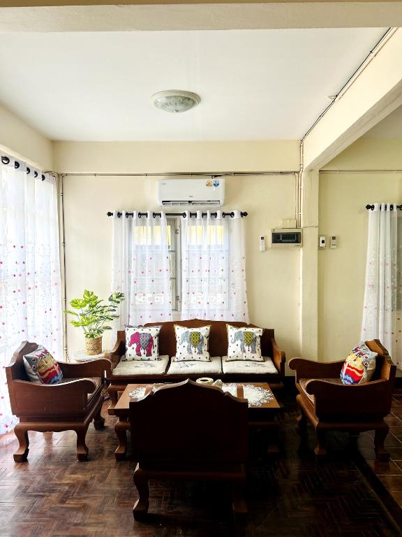 Sunny House Sunny House