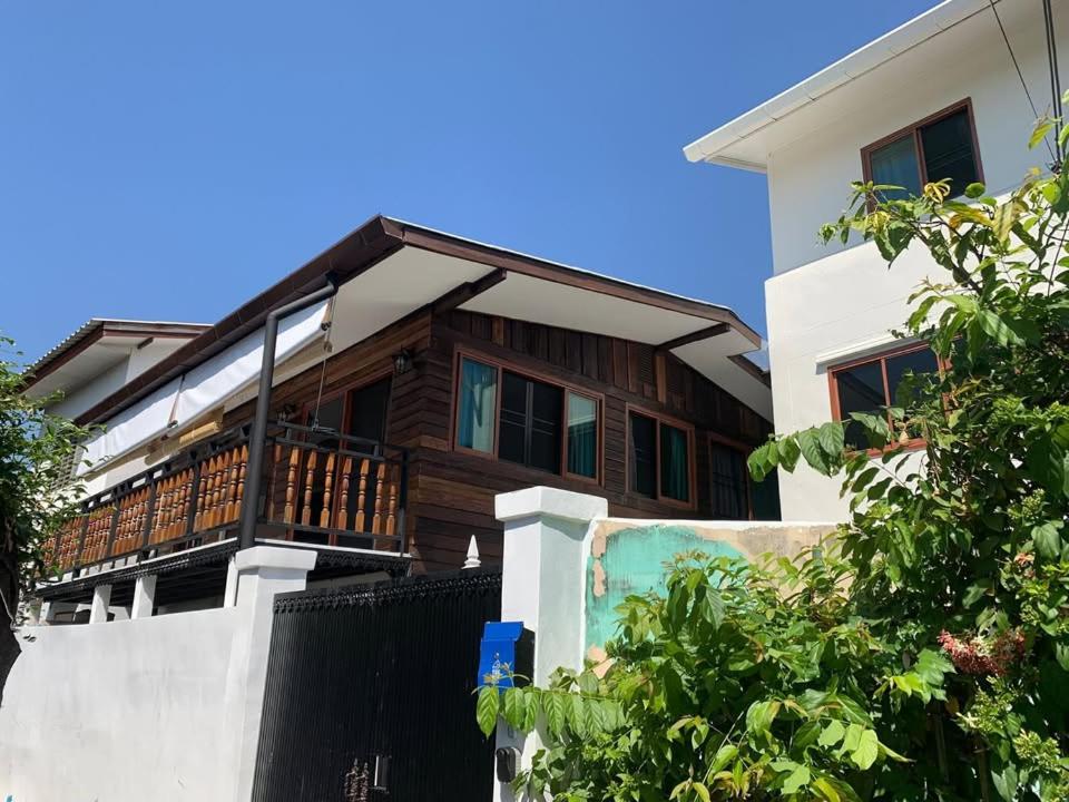 塔佩门附近闹中取静绿意环绕的整层小木屋 塔佩门附近闹中取静绿意环绕的整层小木屋