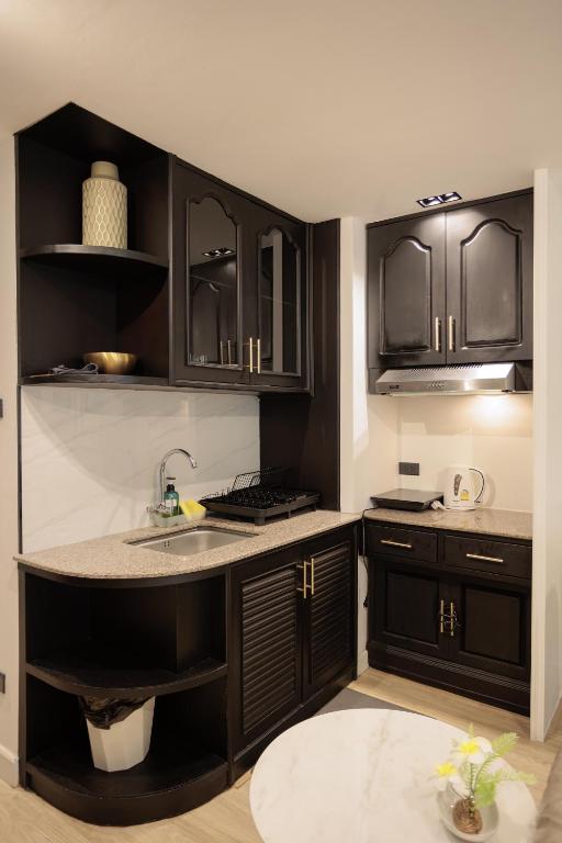 Classic Modern Suite Classic Modern Suite