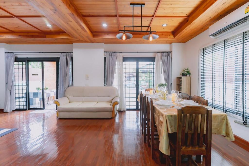The Loft Pool Villa Chiang Mai by Sabai Sabai villa