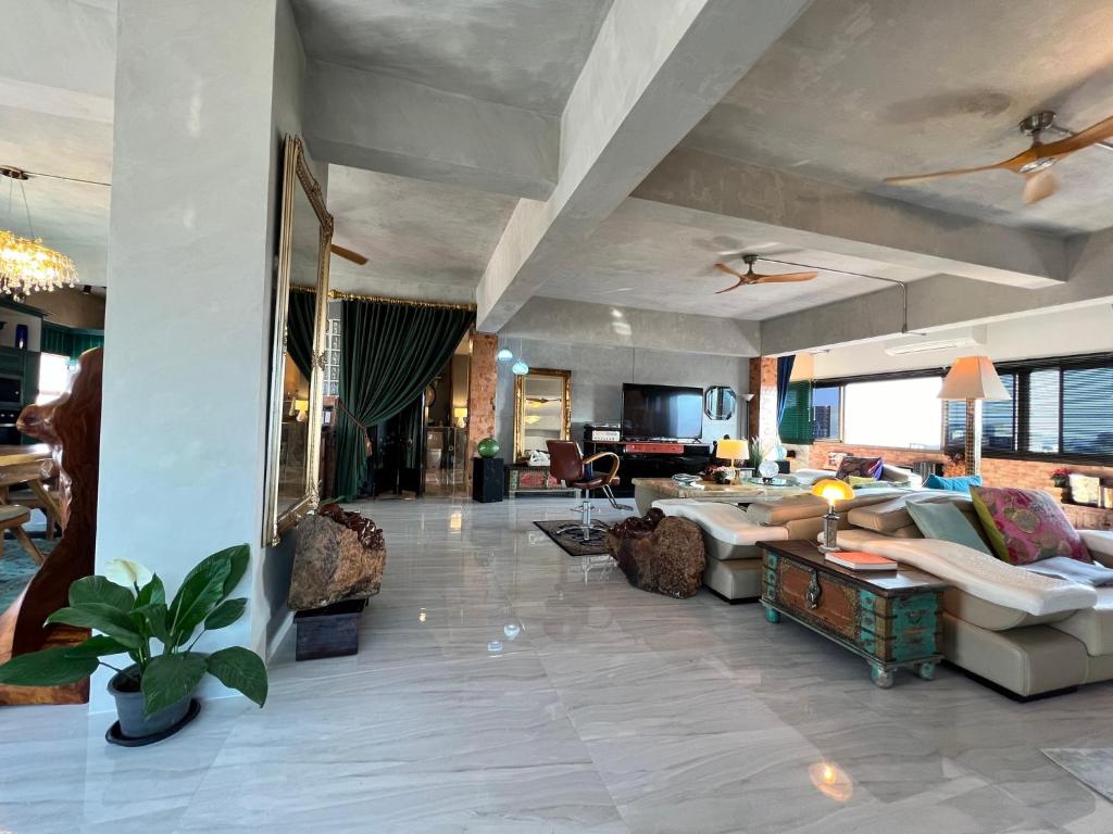 Luxury Apartment in Nimman, 5 mins to Maya Luxury Apartment in Nimman, 5 mins to Maya