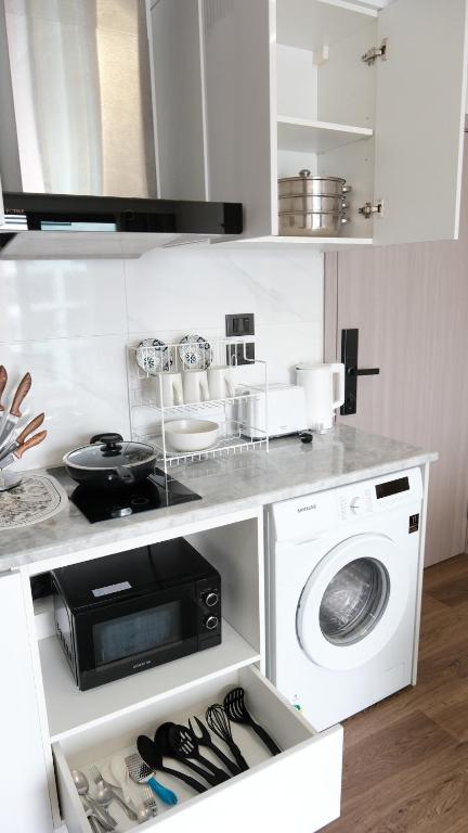 E6 Chiang Mai city center, Central Mall, beautiful swimming pool, one bedroom and one living room, can accommodate three people, cooking allowed E6 Chiang Mai city center, Central Mall, beautiful swimming pool, one bedroom and one living room, can accommodate three people, cooking allowed