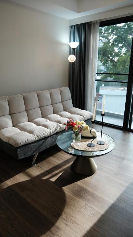 E6 Chiang Mai city center, Central Mall, beautiful swimming pool, one bedroom and one living room, can accommodate three people, cooking allowed E6 Chiang Mai city center, Central Mall, beautiful swimming pool, one bedroom and one living room, can accommodate three people, cooking allowed